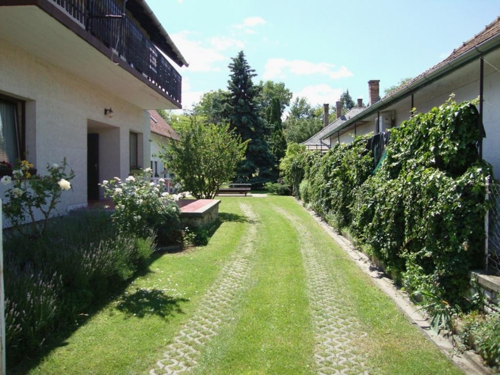 Ferienwohnung Gyongyvirag Vendeghaz Balatonboglár Exterior foto